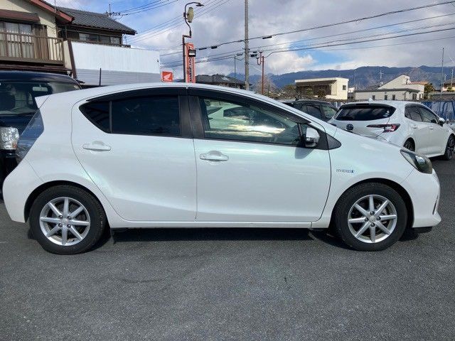 TOYOTA AQUA 2013 Image 31