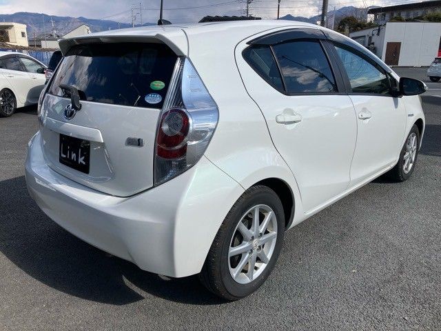 TOYOTA AQUA 2013 Image 31