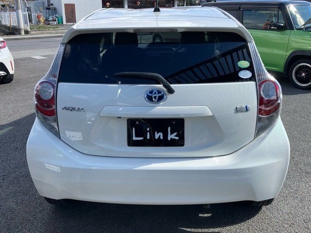 TOYOTA AQUA 2013 Image 31