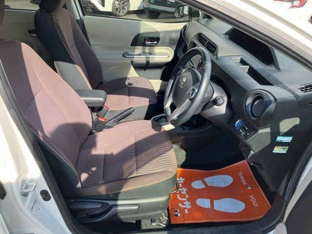 TOYOTA AQUA 2013 Image 31