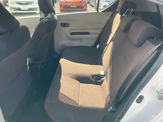 TOYOTA AQUA 2013 Image 31