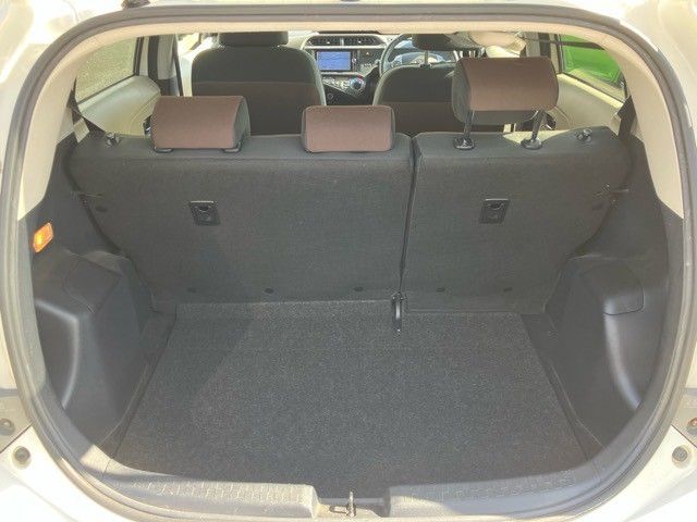 TOYOTA AQUA 2013 Image 31