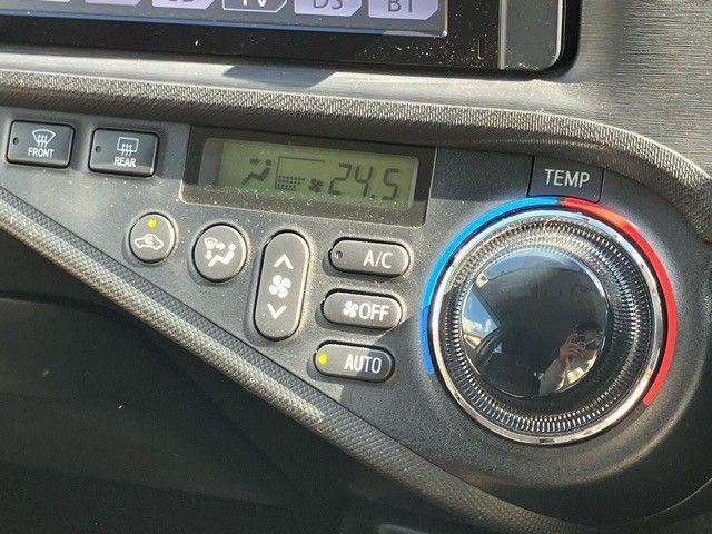 TOYOTA AQUA 2013 Image 31