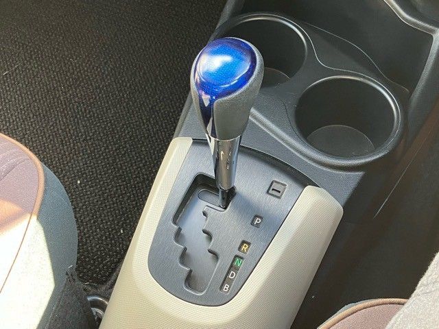 TOYOTA AQUA 2013 Image 31