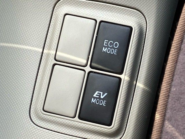 TOYOTA AQUA 2013 Image 31