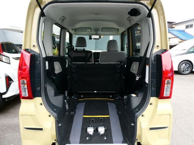 DAIHATSU TANTO 2022 Image 31