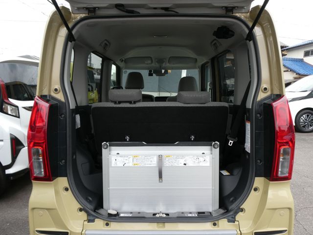 DAIHATSU TANTO 2022 Image 31