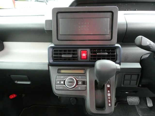 DAIHATSU TANTO 2022 Image 31