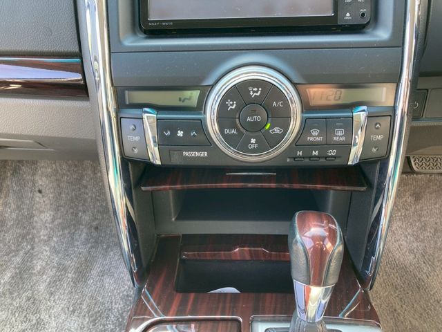 TOYOTA MARK X 2011 Image 31