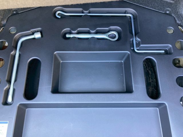 TOYOTA MARK X 2011 Image 31