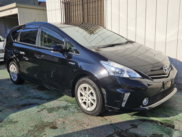 TOYOTA PRIUS ALPHA 2012 Image 31