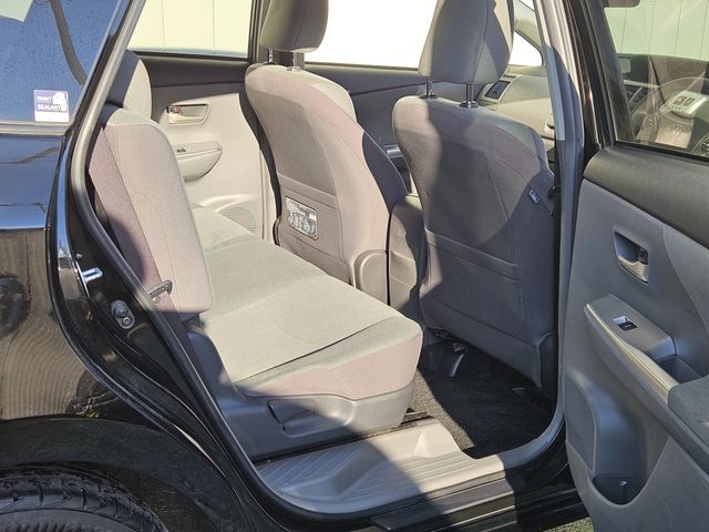 TOYOTA PRIUS ALPHA 2012 Image 31