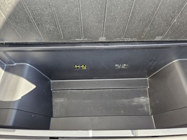 TOYOTA PRIUS ALPHA 2012 Image 31