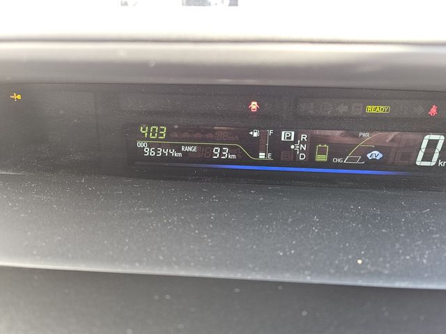 TOYOTA PRIUS ALPHA 2012 Image 31