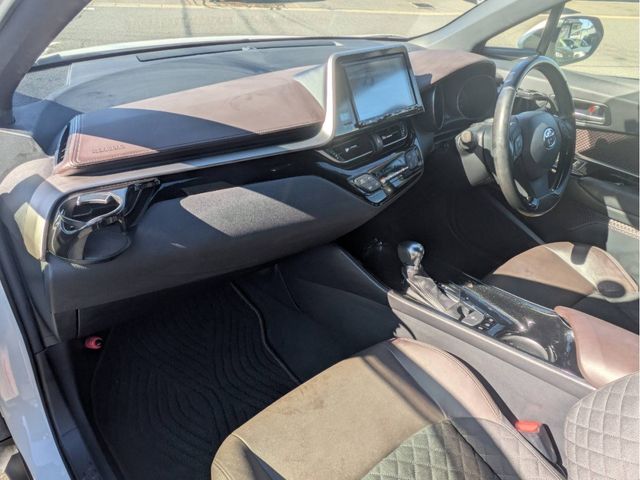 TOYOTA C-HR 2017 Image 31