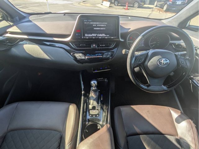 TOYOTA C-HR 2017 Image 31