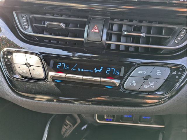 TOYOTA C-HR 2017 Image 31