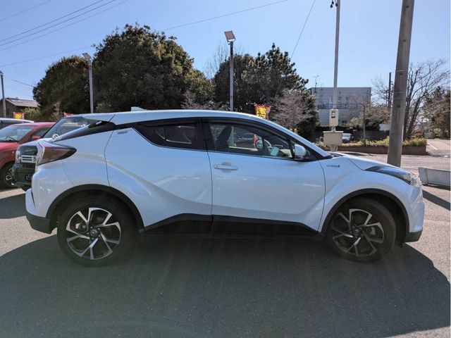 TOYOTA C-HR 2017 Image 31