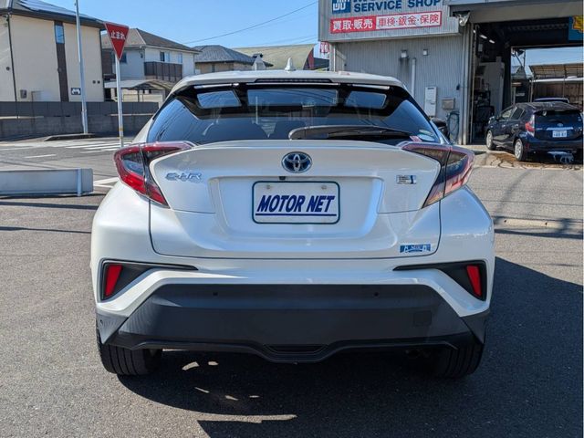 TOYOTA C-HR 2017 Image 31