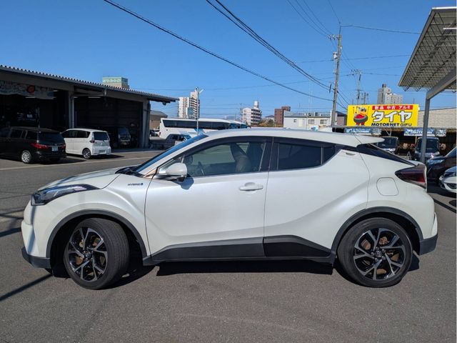 TOYOTA C-HR 2017 Image 31