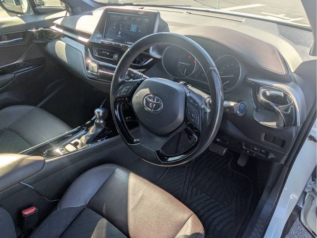 TOYOTA C-HR 2017 Image 31