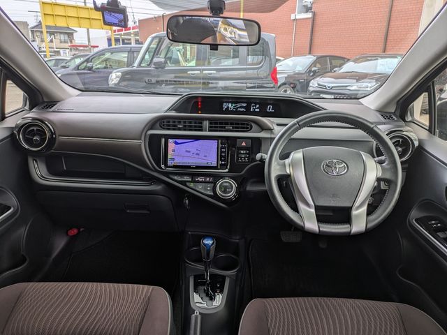 TOYOTA AQUA 2015 Image 31