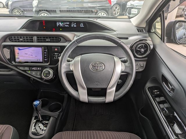 TOYOTA AQUA 2015 Image 31