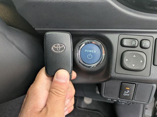 TOYOTA AQUA 2015 Image 31