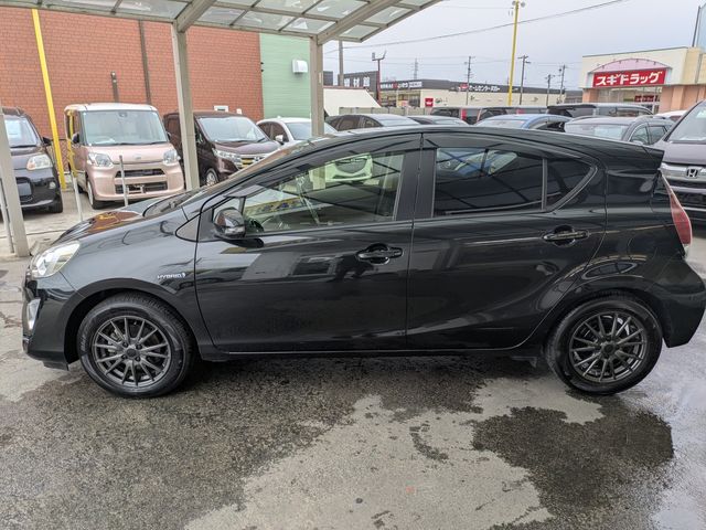 TOYOTA AQUA 2015 Image 31