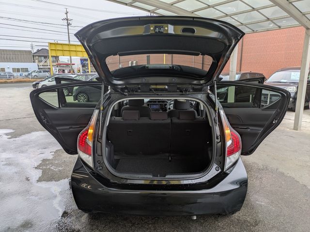 TOYOTA AQUA 2015 Image 31