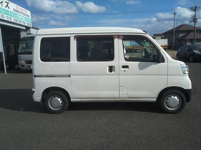 DAIHATSU HIJET CARGO 4WD 2018 Image 31