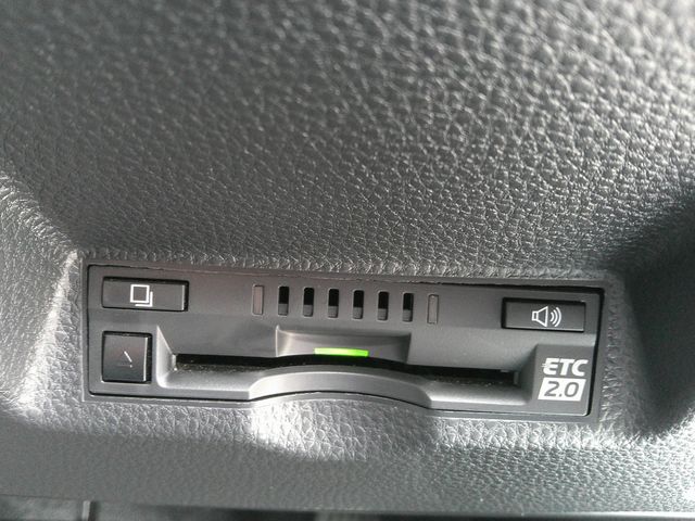 TOYOTA YARIS HYBRID 2023 Image 31