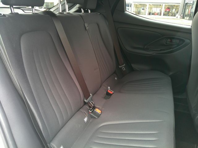 TOYOTA YARIS HYBRID 2023 Image 31