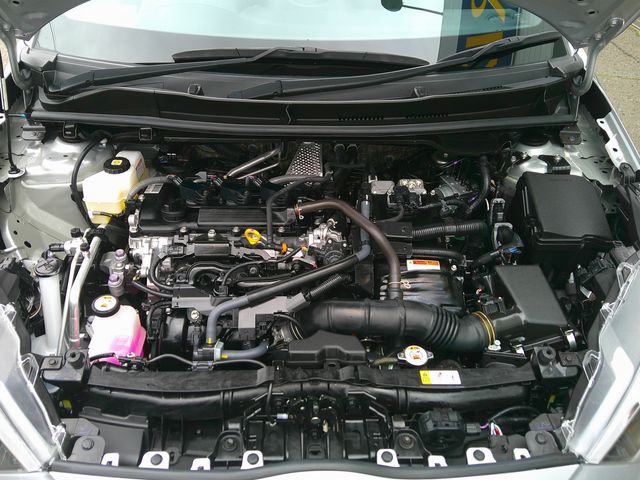 TOYOTA YARIS HYBRID 2023 Image 31