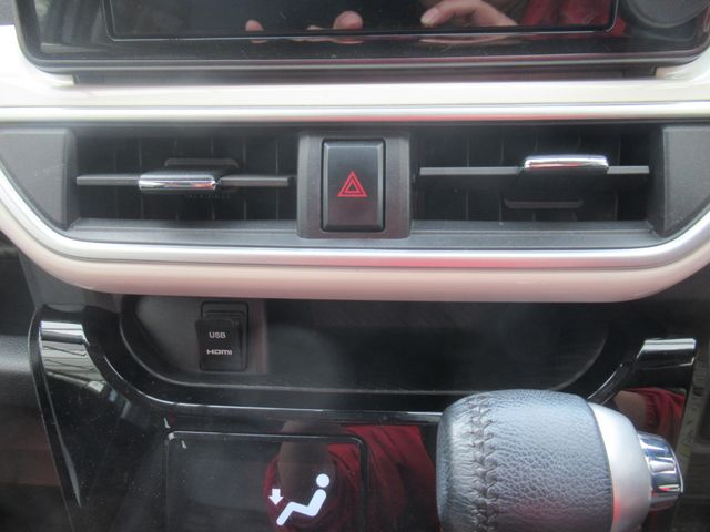 DAIHATSU CAST ACTIVA 2017 Image 31