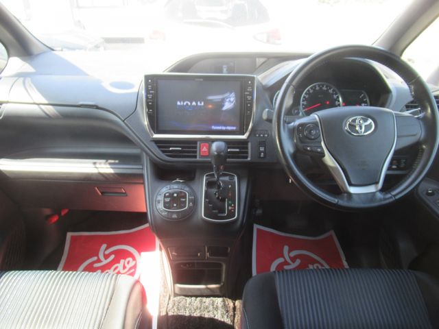 TOYOTA NOAH 2014 Image 31