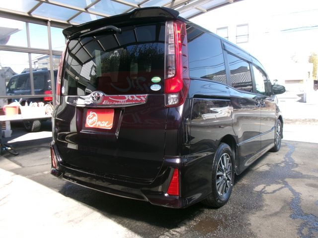 TOYOTA NOAH 2014 Image 31