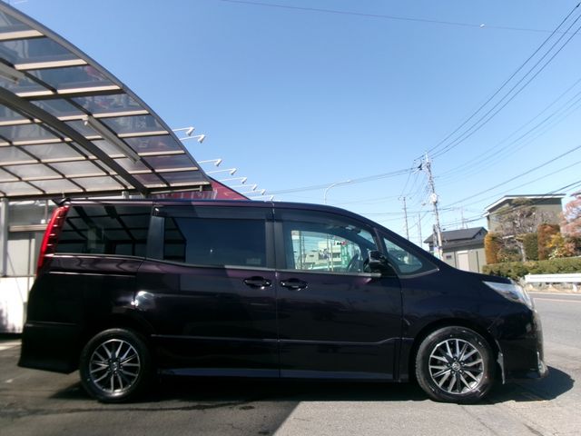 TOYOTA NOAH 2014 Image 31