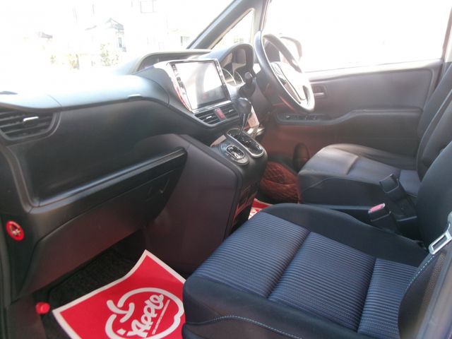 TOYOTA NOAH 2014 Image 31