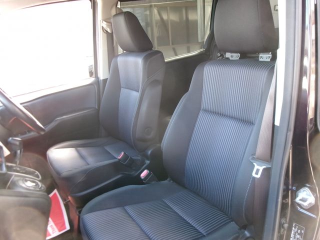 TOYOTA NOAH 2014 Image 31