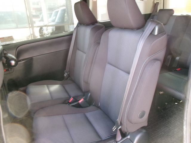TOYOTA NOAH 2014 Image 31
