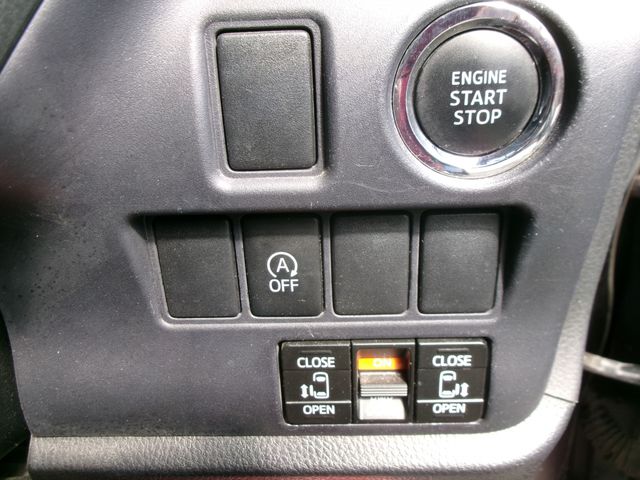 TOYOTA NOAH 2014 Image 31