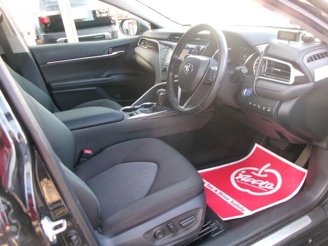 TOYOTA CAMRY HYBRID 2018 Image 31