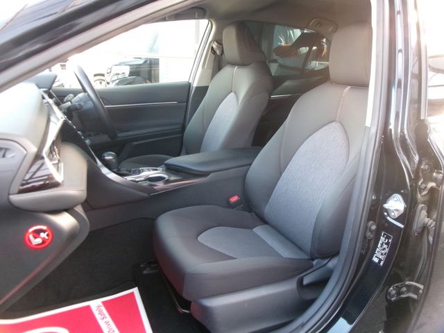 TOYOTA CAMRY HYBRID 2018 Image 31