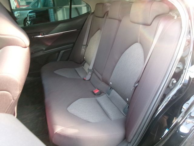 TOYOTA CAMRY HYBRID 2018 Image 31