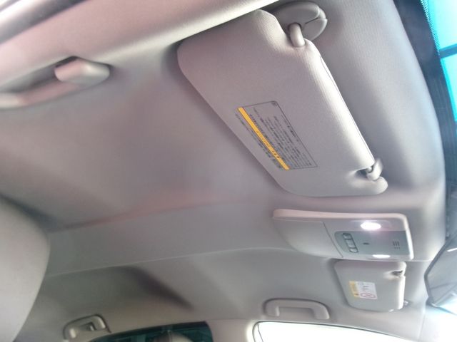 TOYOTA CAMRY HYBRID 2018 Image 31