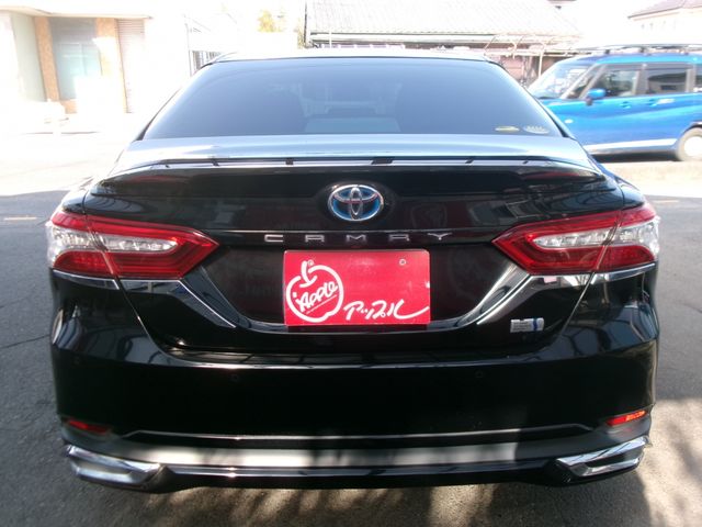 TOYOTA CAMRY HYBRID 2018 Image 31