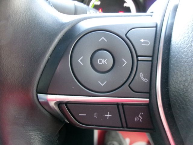 TOYOTA CAMRY HYBRID 2018 Image 31