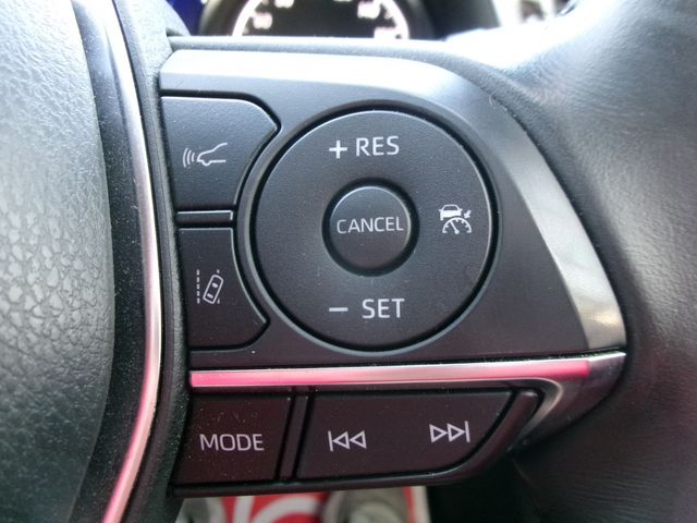 TOYOTA CAMRY HYBRID 2018 Image 31