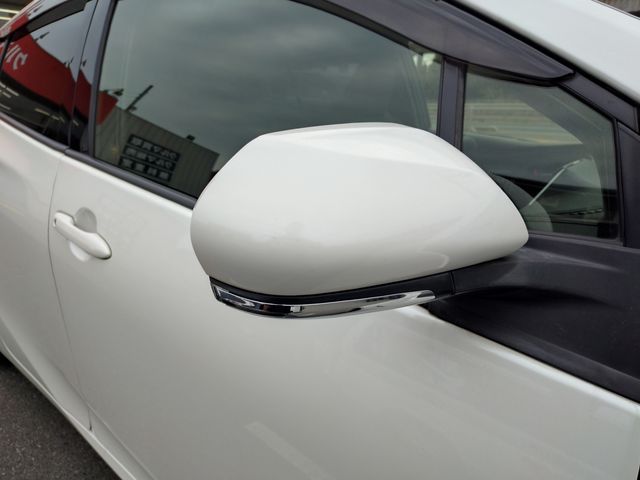 TOYOTA PRIUS 2018 Image 31